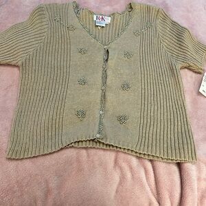 Cute tan sweater💜